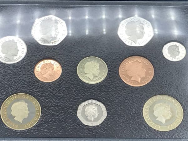 Set British Decimal Coins 2004 1P 2p 5p 10p 20p 50p £1 £2 - Image 2