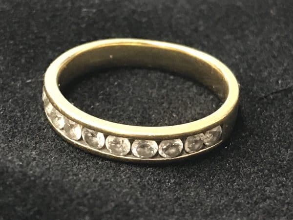 Vintage 18ct Yellow Gold Diamond Ring – Channel Set with 10 Diamonds – Size L - Image 6