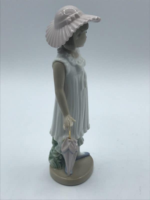 Spanish Porcelain Nao by Lladro Figurine Lady With Parasol umbrella - Image 5
