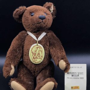 シュタイフ　Hamleys 限定　Chester apricot Antique Steiff/Hamleys Chester Apricot Mohair Bear, 1996