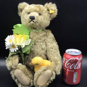 Steiff Spring Bear with Chick – 1997 – EAN 654466 – 35cm Tall – Golden Fur – Growler – Rare Find!
