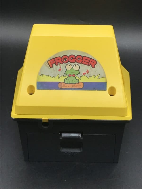 1980s Retro Japanese Electronic Game Frogger Japan - Image 5