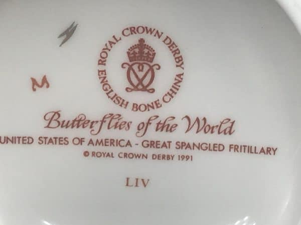 Royal Crown Derby Trinket box Butterflies of the World Spangled Fritillary 1991 - Image 5