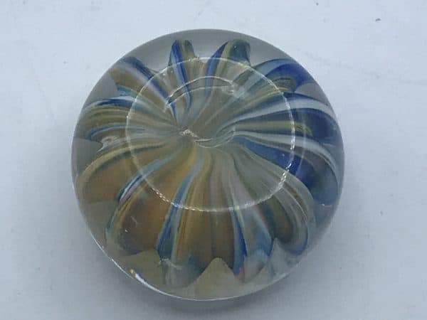 Small Isle of White Art Glass Paperweight - Image 2