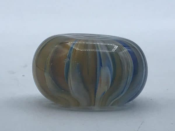 Small Isle of White Art Glass Paperweight - Image 3