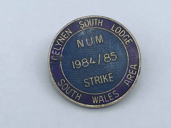 1980s Welsh Miners NUM Strike Badge and Brass Miners Lamp Fob - Image 4