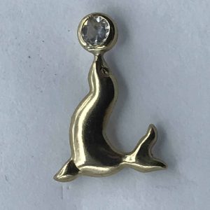 9ct Gold Seal Pin Brooch