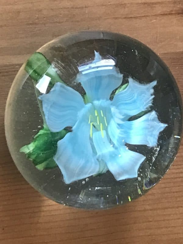 Stunning Vintage Contemporary Chinese Floral Paperweight - Image 2
