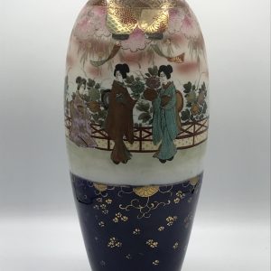 Large Antique Japanese Satsuma Vase – Hand Painted Geisha Scene