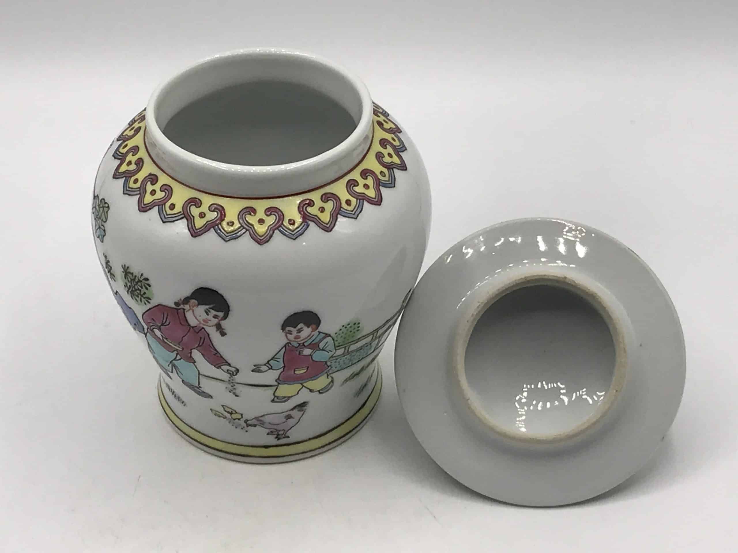 Chinese Export Porcelain Vase & Cover - Image 3