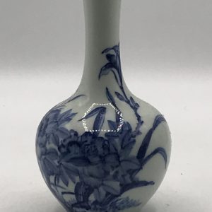 Chinese Hand-Painted Porcelain Vase – Kangxi Mark – Blue & White Floral Design – 6.5”