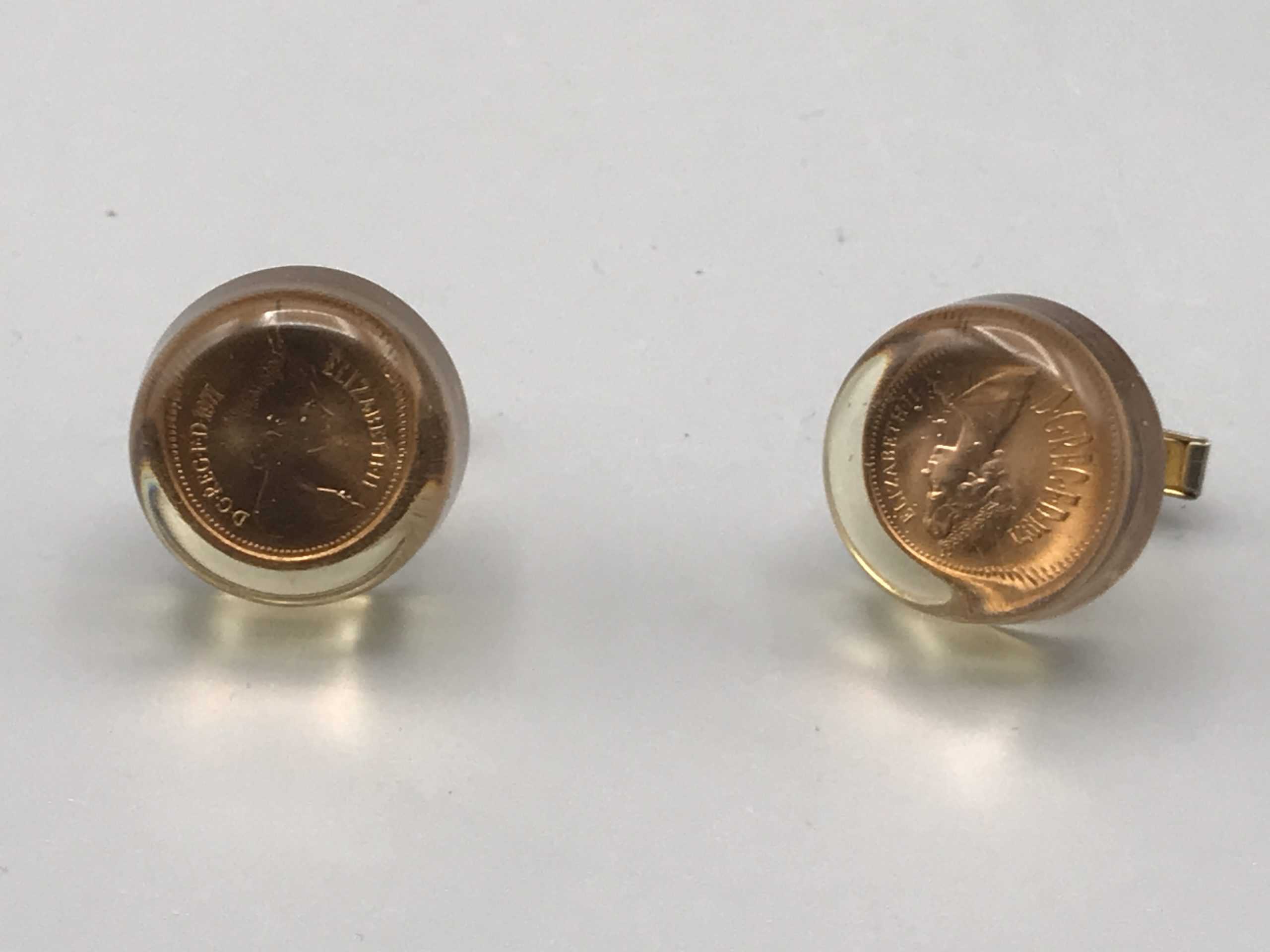 Pair Vintage Coin Cufflinks 1p Coins in Lucite - Image 2