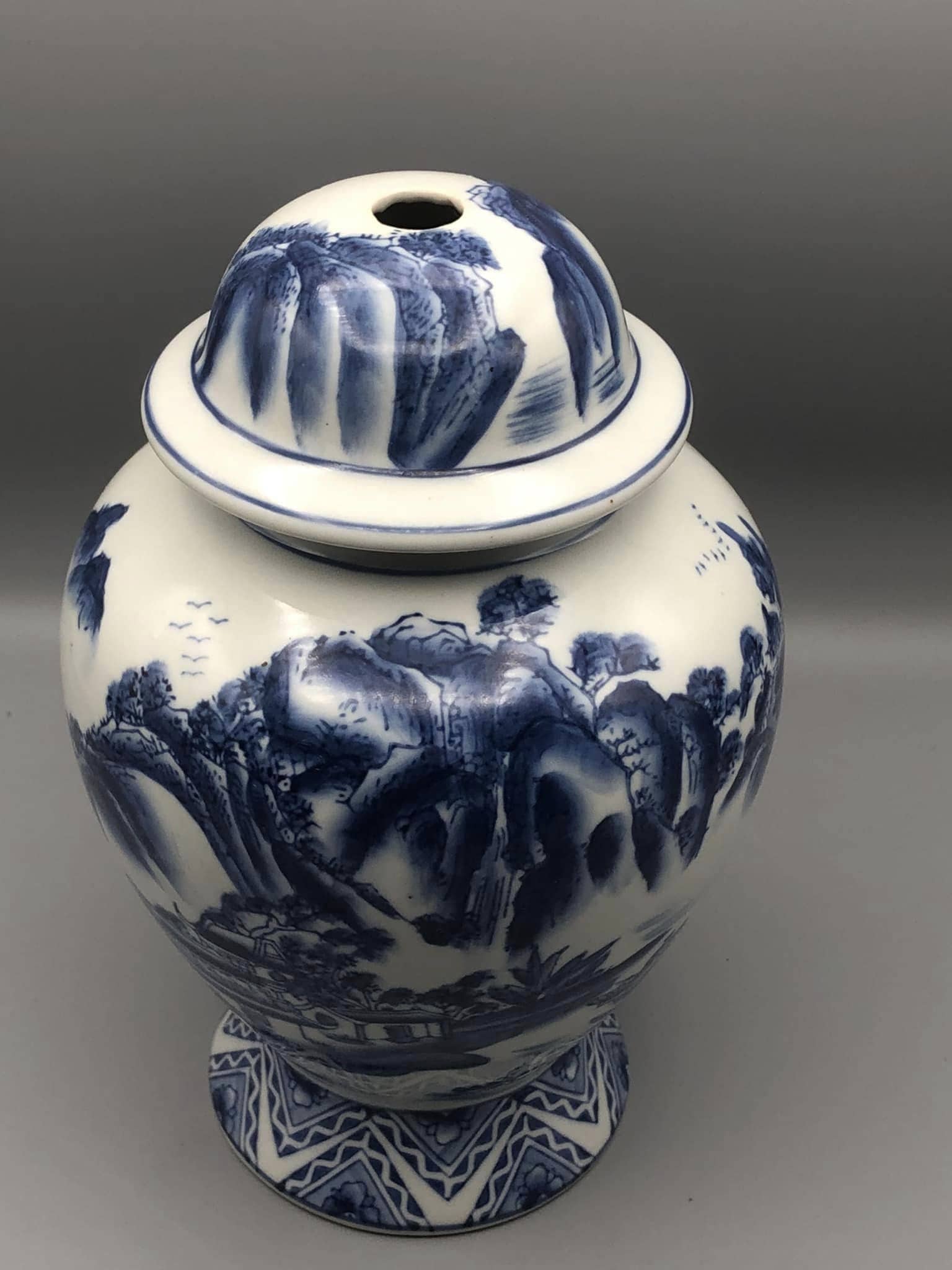 Hand-Painted Chinese Blue & White Porcelain Lamp – 20th Century – 11" Tall - Image 12