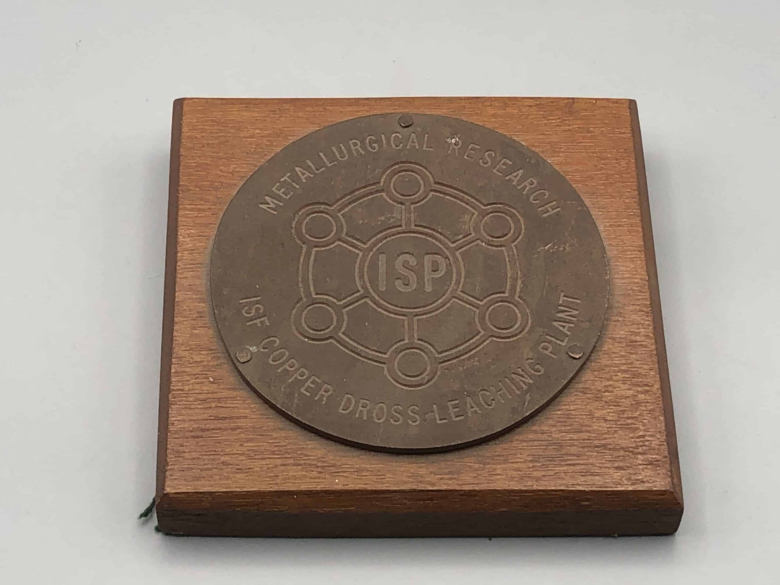 Interesting Copper Plaque Paperweight ISP Metalurgical Research - Image 2