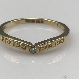 9ct Gold Diamond Ring Size P