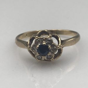 9ct Gold Saphire and Diamond Ring Size n 1/2
