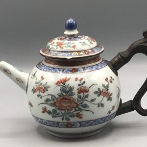 Porcelain Globular Teapot – Kangxi Period Chinese Export Porcelain