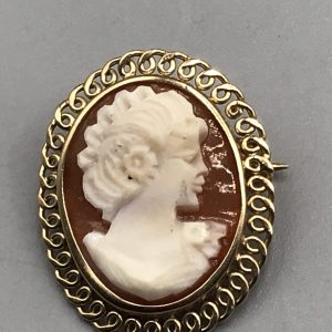 9ct Gold Cameo Brooch – Victorian Style Shell Portrait Pin