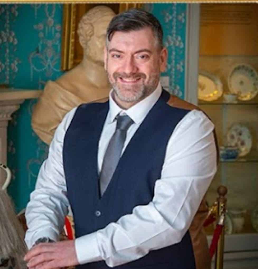 Walter Edward O’Neill, founder of Antiques Arena and professional antiques dealer with over 30 years’ experience
